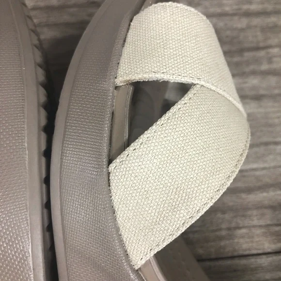 Crocs Leigh II Wedge Sandals sz 9 - Picture 13 of 15